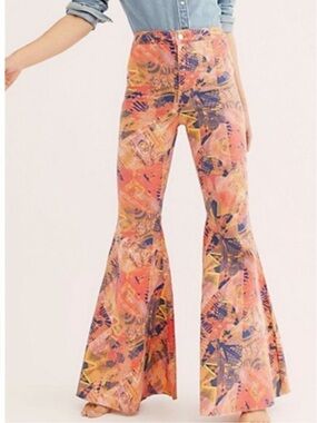 Free People We The Free flare Jeans size 30 Float On Jeans.